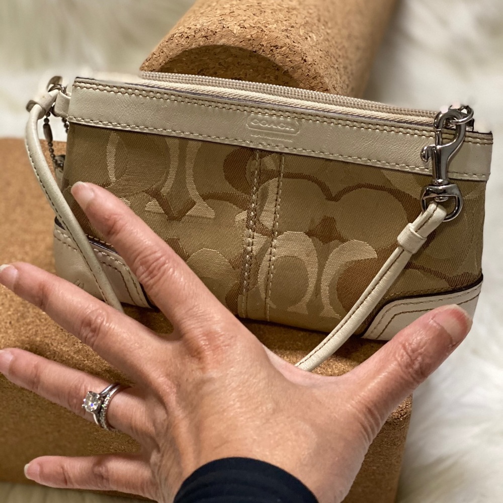 Coach wristlet - Picture 2 of 3